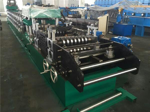 high road quanlity guardrail machine